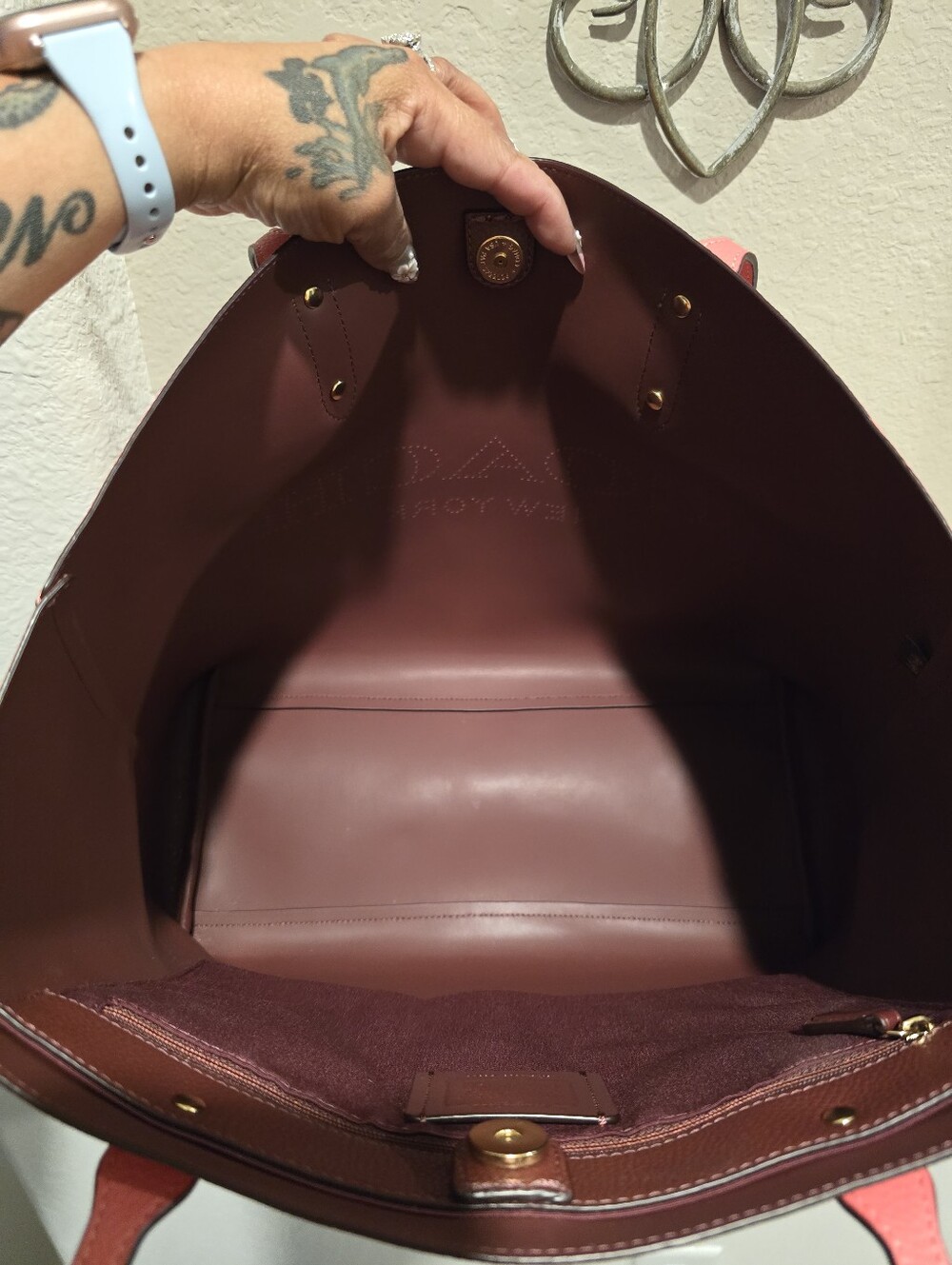 Coach Tote with matching wallet - Picture 3 of 9
